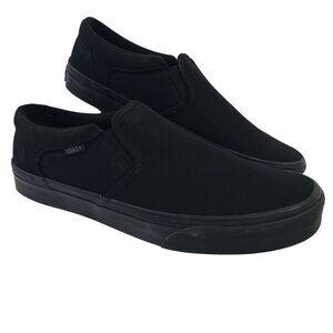 NEW Vans Mens Black Classic Slip-On Shoes Size 9.5 Casual Skateboarding Sneakers
